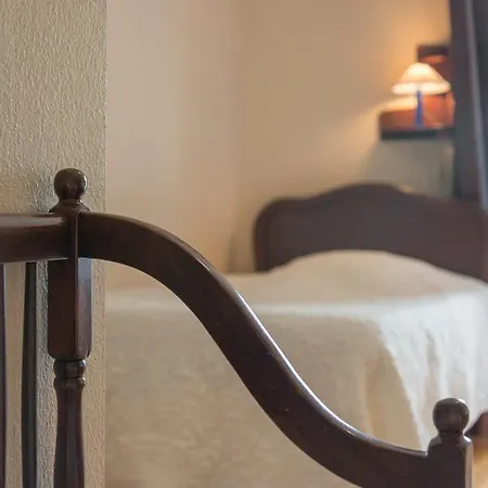 La Jouvenelle Bed & Breakfast