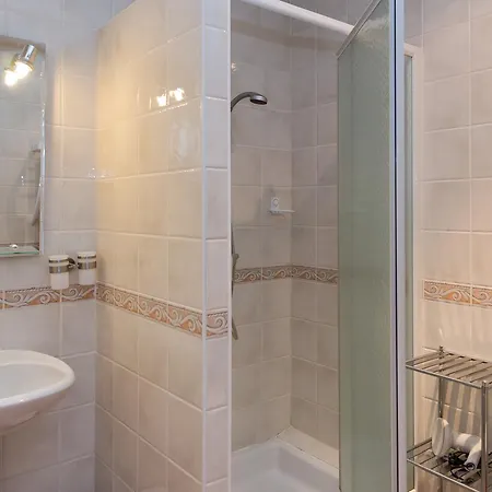 La Jouvenelle Bed & Breakfast