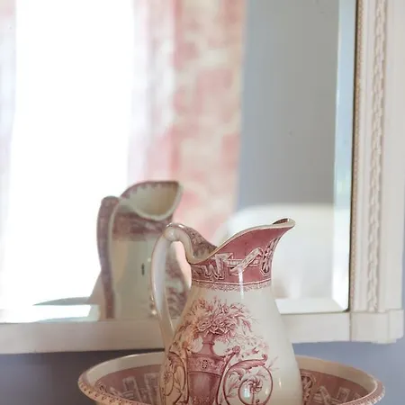 La Jouvenelle Couette-café 3*