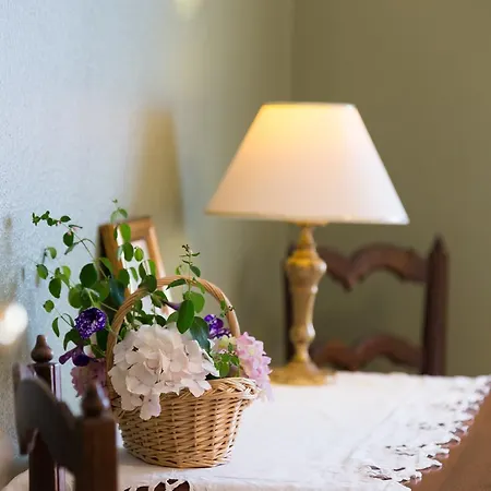 Couette-café La Jouvenelle 3*