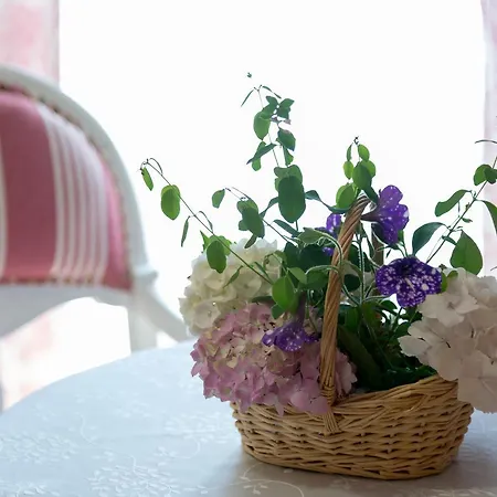 La Jouvenelle Couette-café 3*