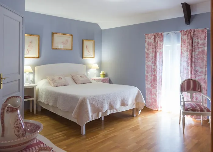 La Jouvenelle Bed & Breakfast